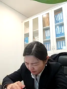 ialnuyoa_h Adlı Modelin Canlı XXX Sohbeti