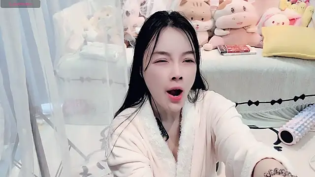 AKiKi711 live XXX chat