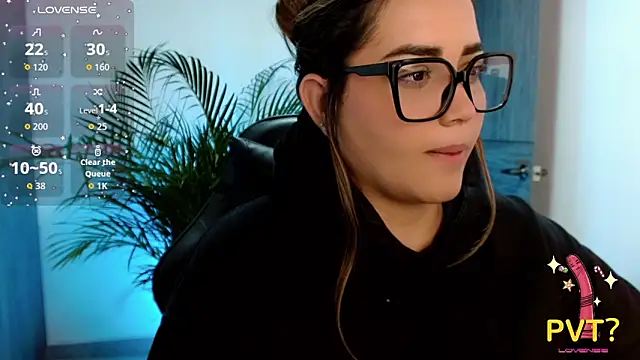 Lucia_star__ Adlı Modelin Canlı XXX Sohbeti