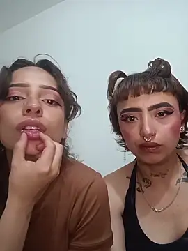 AlexxaAndRileyy live XXX chat