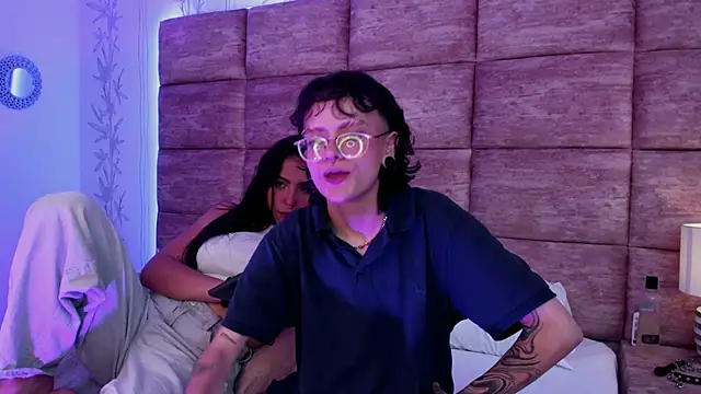 CaliferAndAurora 라이브 XXX 채팅