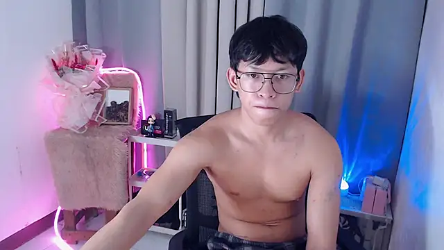 pinkcock_froi2305 webkamerás műsora