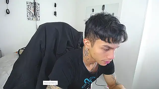 Leonard_Price Live XXX-Chat