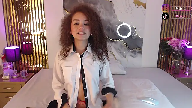 Chat XXX en directo de MiticaBrennet_