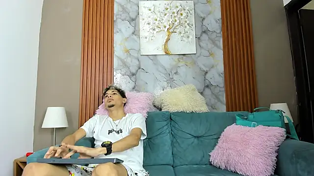 Czat XXX na żywo – YOUNG_BOYS_HELL