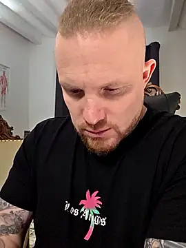 Živý XXX chat kylie_blck