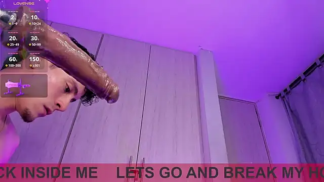 ValentinoMoreti: вебкам-шоу