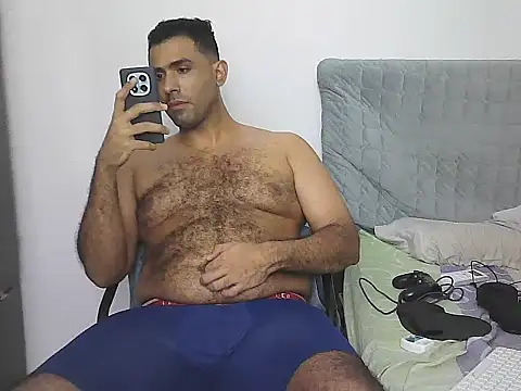 AlphaLatinoBear Live XXX-Chat