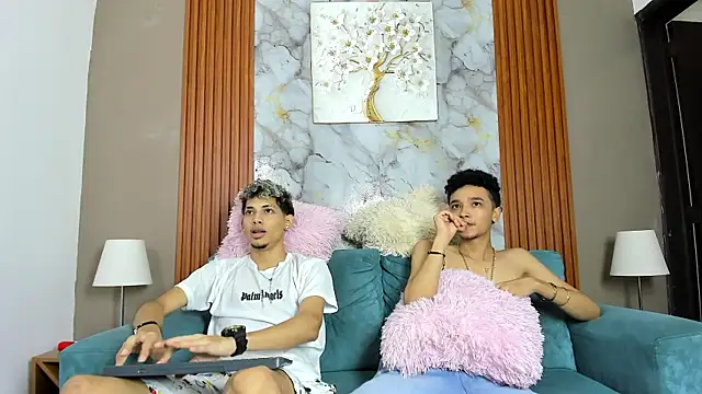 YOUNG_BOYS_HELL Adlı Modelin Web Kamerası Şovu