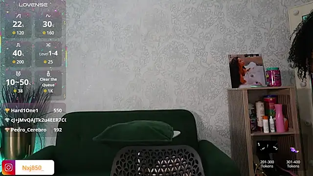 HOTBLACKANDWHITE2's Live XXX Chat