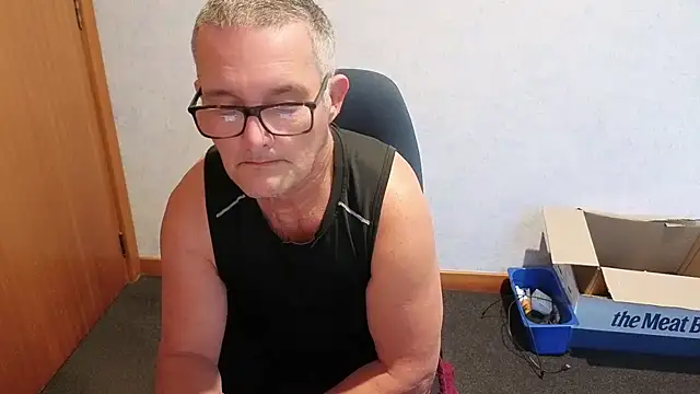 daddy_man Adlı Modelin Web Kamerası Şovu