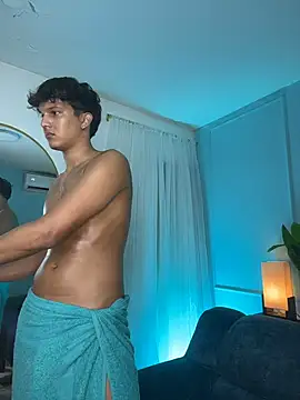 Leo_Savage_ Adlı Modelin Canlı XXX Sohbeti