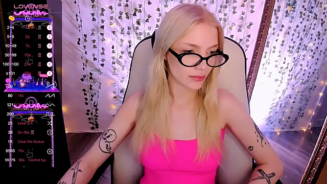 AnyaTaylor_ live XXX chat