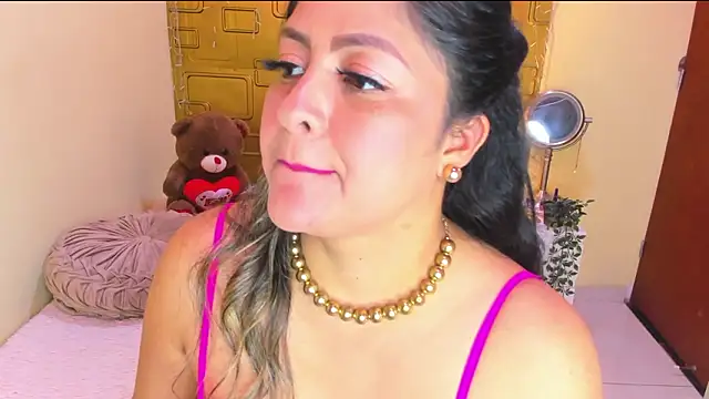 Julia_Haye Chat XXX live