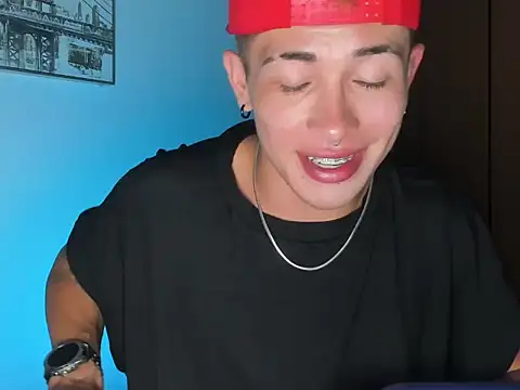 Show modela noahsaint na web-kameri