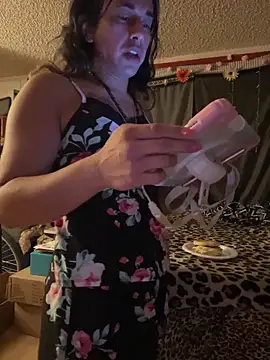 แชท XXX สดของ TranSexualJade95