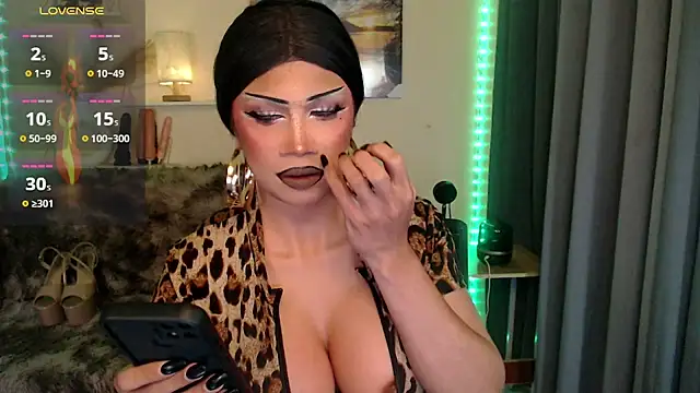 Show modela deliciousClaire na web-kameri