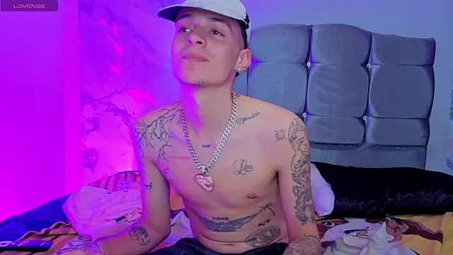 ELL_PBC Adlı Modelin Canlı XXX Sohbeti