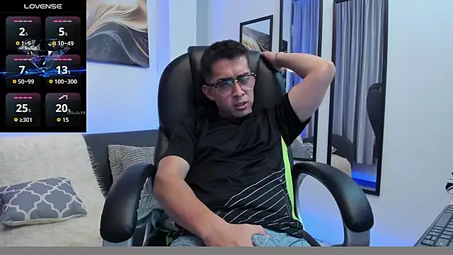 Tommas_Jhonson's Live XXX Chat