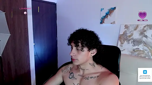 Jay_Taylor1_ Adlı Modelin Canlı XXX Sohbeti