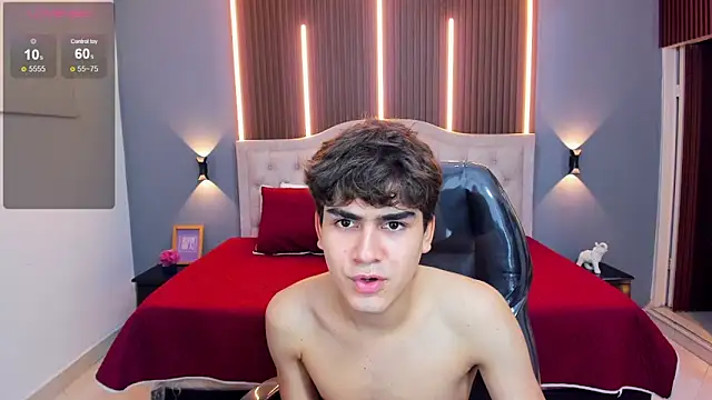 Tommy18__ Adlı Modelin Canlı XXX Sohbeti