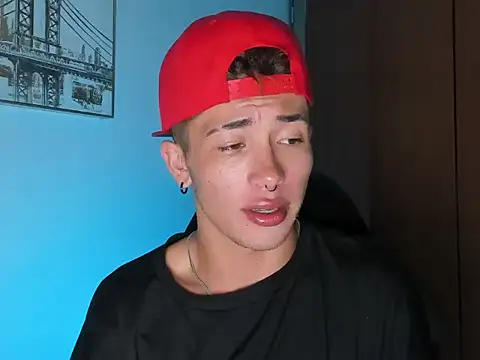 Show modela noahsaint na web-kameri