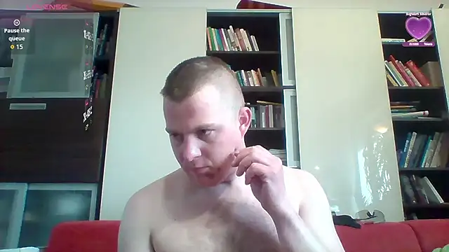 Show modela Matttthees na web-kameri