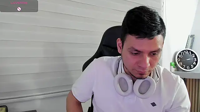 Pokazy przed kamerką – Rick_Adams