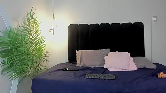 Amaranoir-'s Live XXX Chat