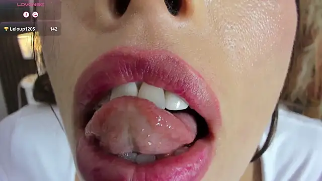 แชท XXX สดของ hannahill69