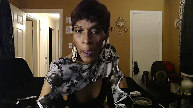 Chatroom XXX en direct de DivatheSnakecharmer