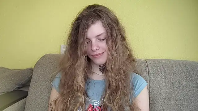 Chat +18 de RayaNenlia ao vivo