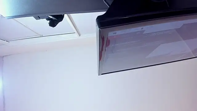 KAMI_HUGEASS Adlı Modelin Canlı XXX Sohbeti