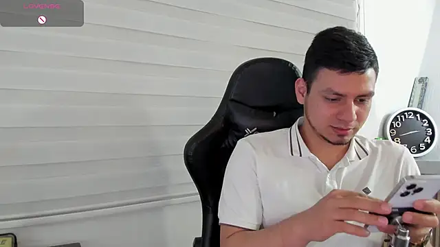 دردشة Rick_Adams الجنسية المباشرة