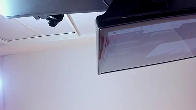 KAMI_HUGEASS Live XXX-Chat