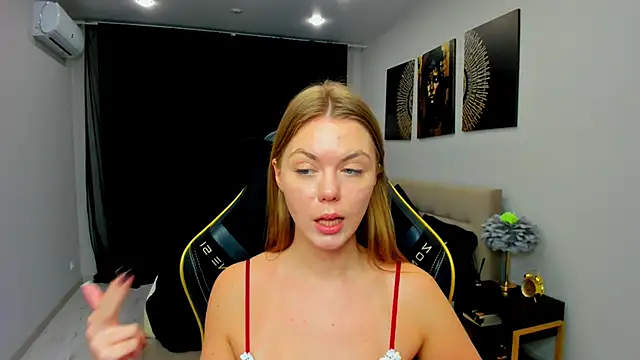 แชท XXX สดของ Strawberrye