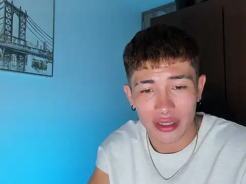 Вебкам-шоу noahsaint