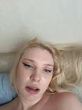 AmmyHot Adlı Modelin Canlı XXX Sohbeti