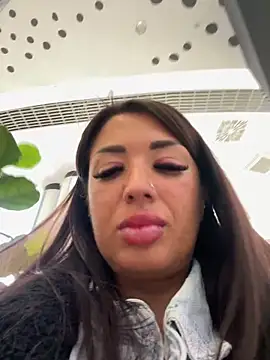 RuslanaXX Adlı Modelin Canlı XXX Sohbeti