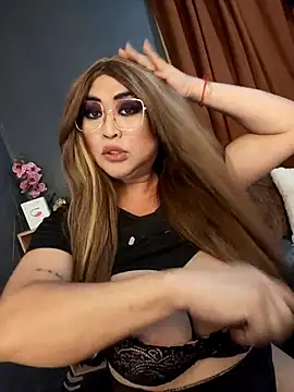 Pokazy przed kamerką – MISS_QUEENDOMCUM_