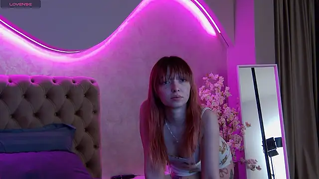 CandyGirl2y Webcam show