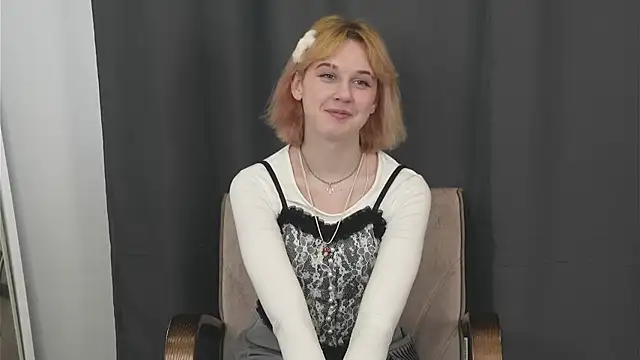 JuleeDutil Live XXX Chat