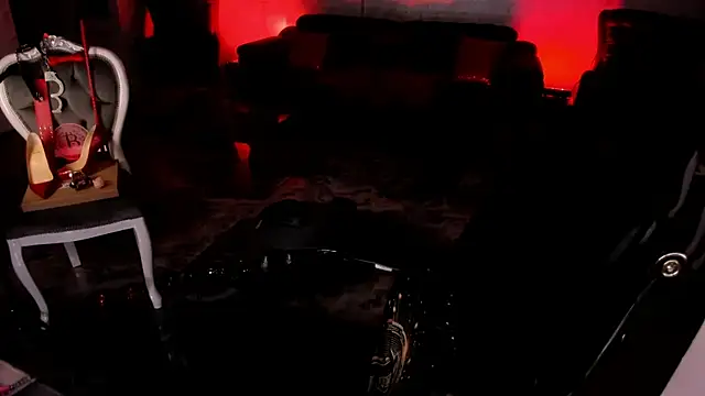 FinDomGod Adlı Modelin Canlı XXX Sohbeti