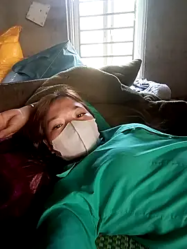 nat-tri's Live XXX Chat