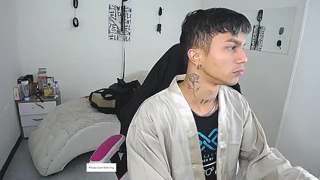 Leonard_Price Live XXX Chat