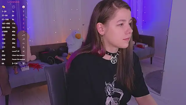 Mira_Falls' Live XXX Chat