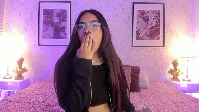 XXX chat uživo modela Laurent_Brm