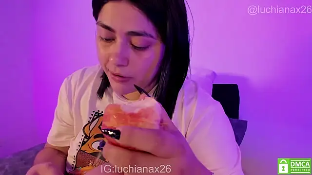 XXX chat uživo modela lucy26_