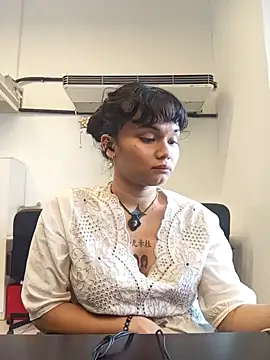 Show modela estradiolist na web-kameri