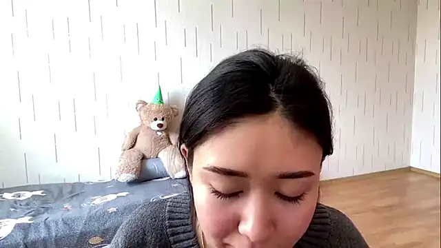 YourMiIan Live XXX chat